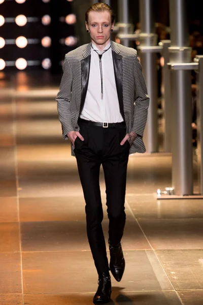 Look 34